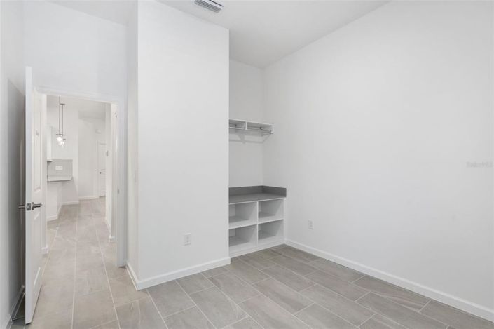 Image No.9-5 Bed Townhouse for sale