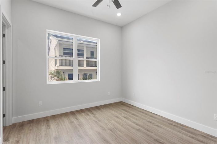 Image No.20-5 Bed Property for sale