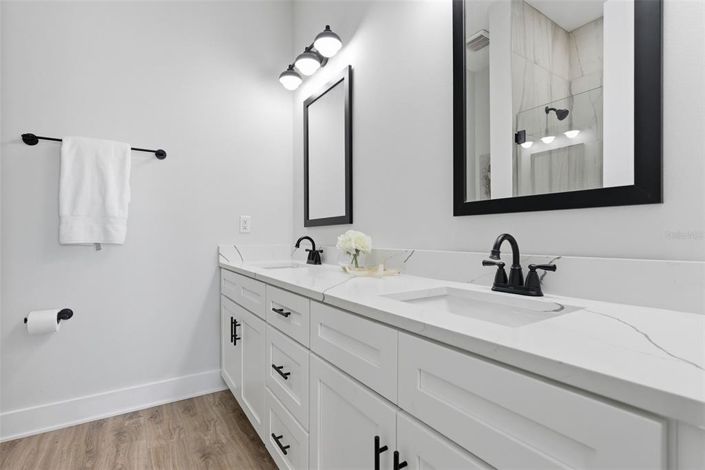 Image No.42-5 Bed Property for sale