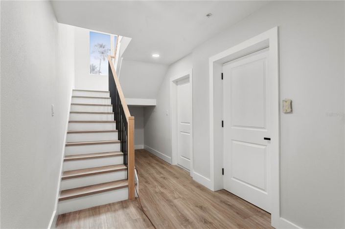 Image No.9-5 Bed Property for sale