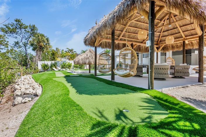 Image No.16-6 Bed Property for sale