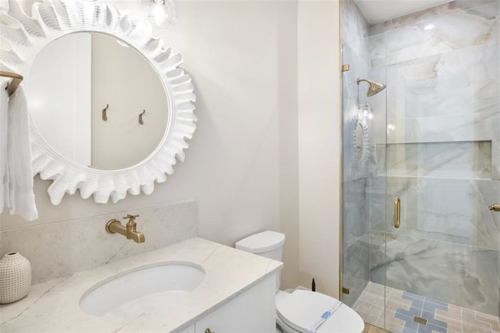 Image No.29-6 Bed Property for sale