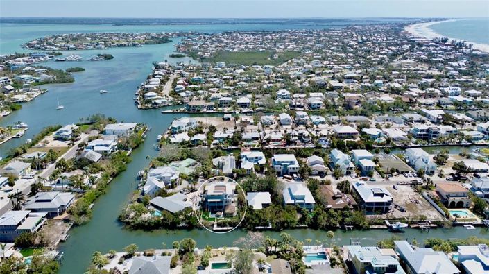 Image No.3-6 Bed Property for sale