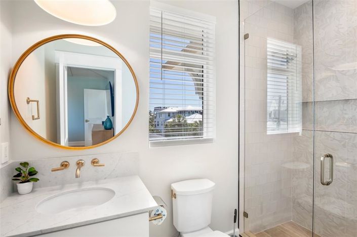 Image No.33-6 Bed Property for sale