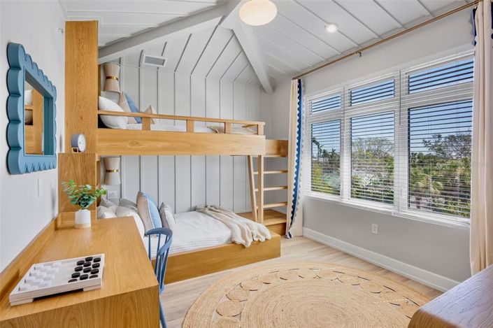 Image No.36-6 Bed Property for sale