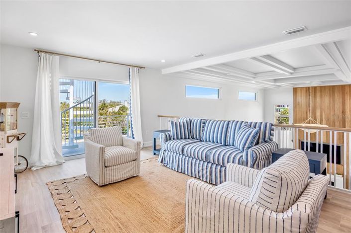 Image No.42-6 Bed Property for sale