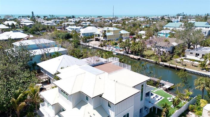 Image No.5-6 Bed Property for sale