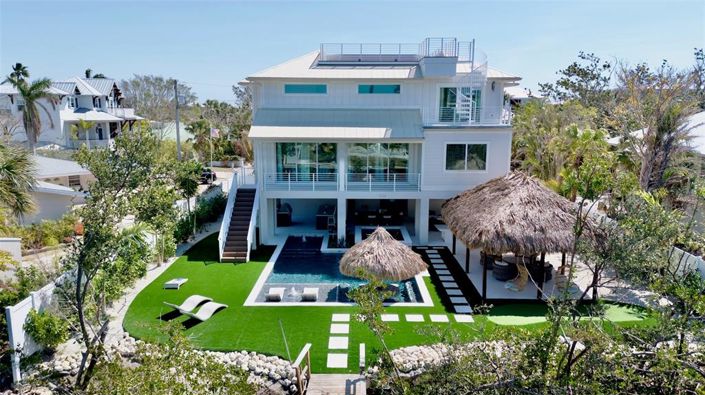 Image No.6-6 Bed Property for sale