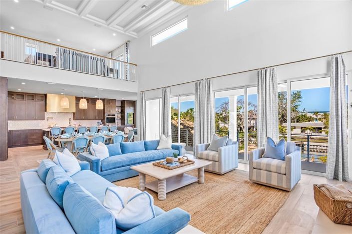 Image No.64-6 Bed Property for sale