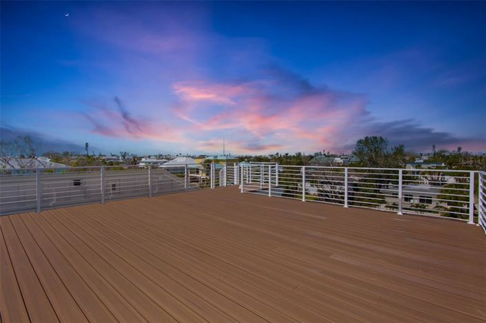 Image No.67-6 Bed Property for sale