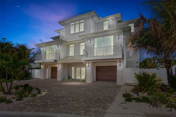 Image No.68-6 Bed Property for sale