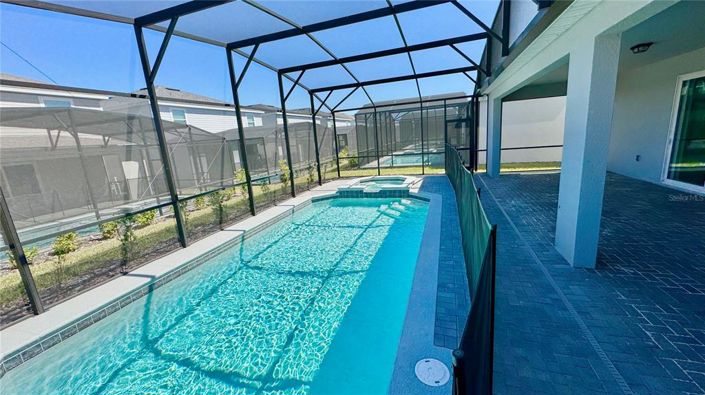 Image No.22-10 Bed Property for sale