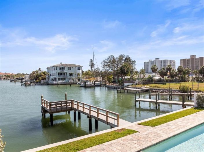 Image No.17-4 Bed Property for sale