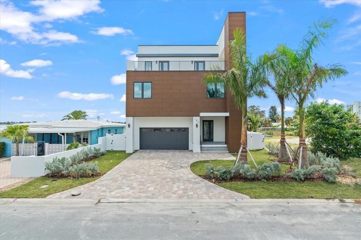 Image No.22-4 Bed Property for sale