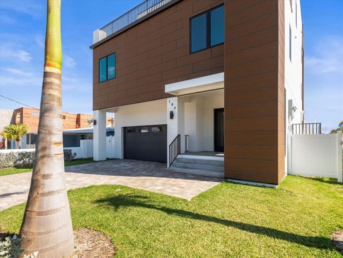 Image No.3-4 Bed Property for sale