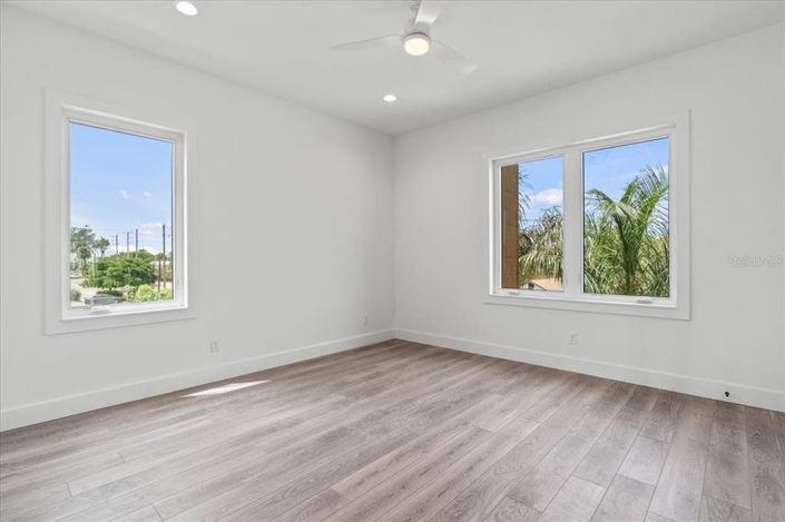 Image No.37-4 Bed Property for sale