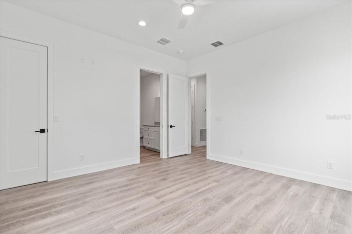 Image No.38-4 Bed Property for sale