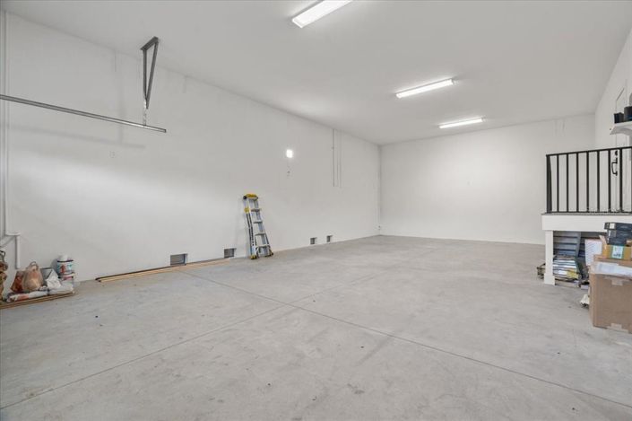 Image No.51-4 Bed Property for sale