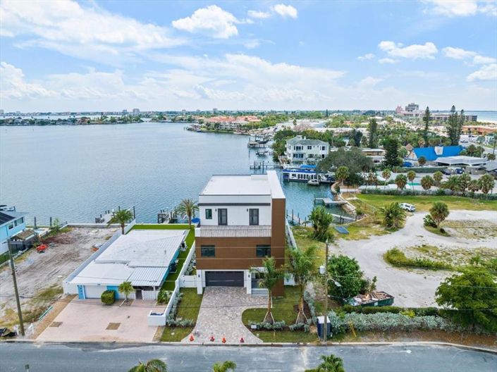 Image No.54-4 Bed Property for sale