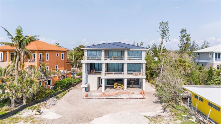 Image No.12-5 Bed Property for sale