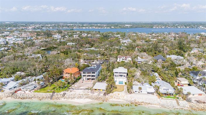 Image No.19-5 Bed Property for sale