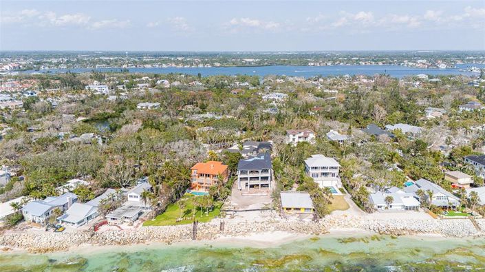 Image No.20-5 Bed Property for sale