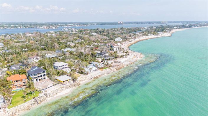 Image No.21-5 Bed Property for sale