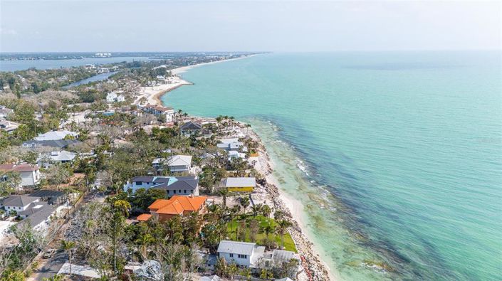 Image No.24-5 Bed Property for sale