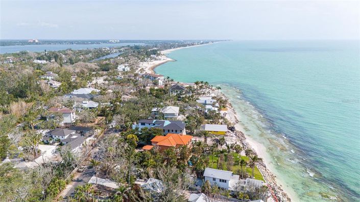 Image No.26-5 Bed Property for sale