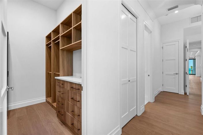 Image No.52-5 Bed Property for sale