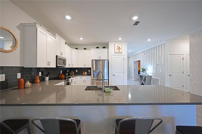 Image No.13-8 Bed Property for sale