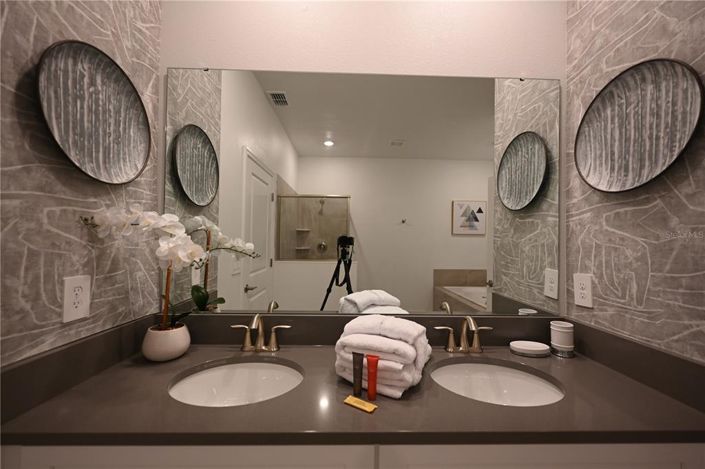 Image No.22-8 Bed Property for sale