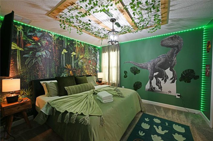 Image No.40-8 Bed Property for sale