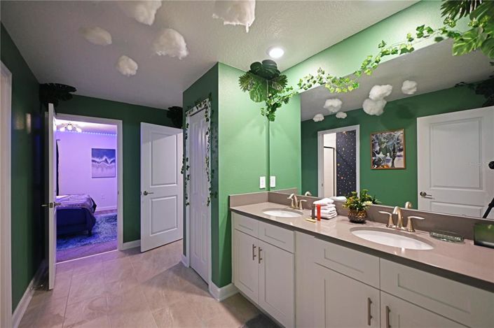 Image No.42-8 Bed Property for sale