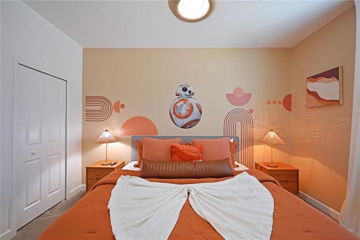 Image No.6-8 Bed Property for sale