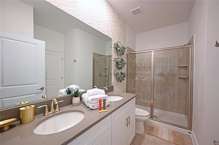 Image No.7-8 Bed Property for sale