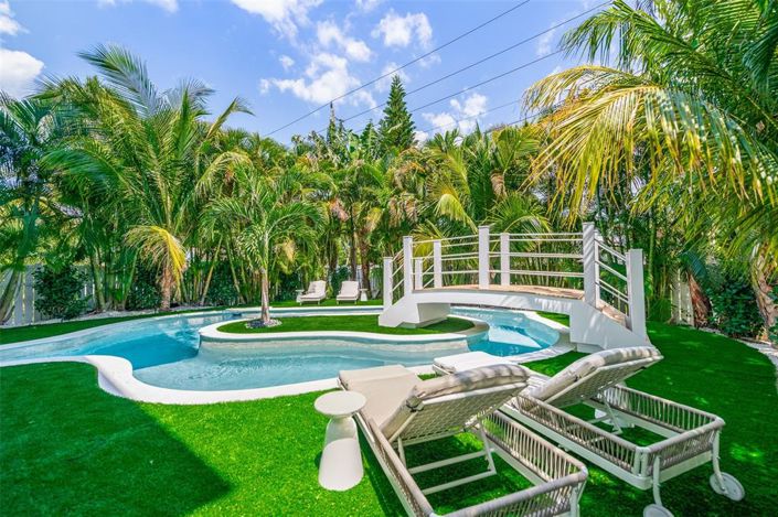 Image No.29-5 Bed Property for sale