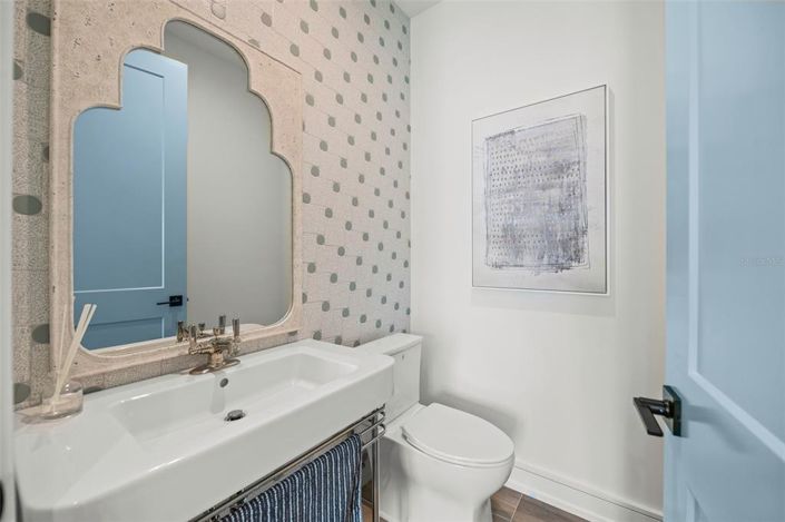 Image No.32-5 Bed Property for sale