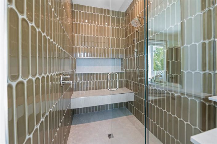 Image No.39-5 Bed Property for sale