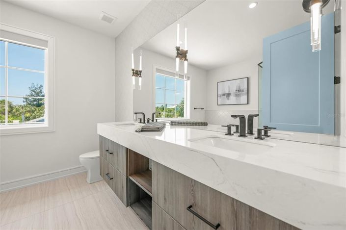 Image No.42-5 Bed Property for sale