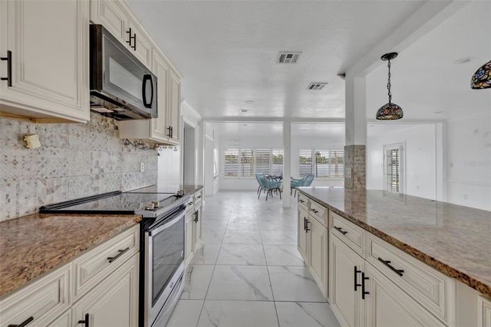 Image No.14-3 Bed Property for sale