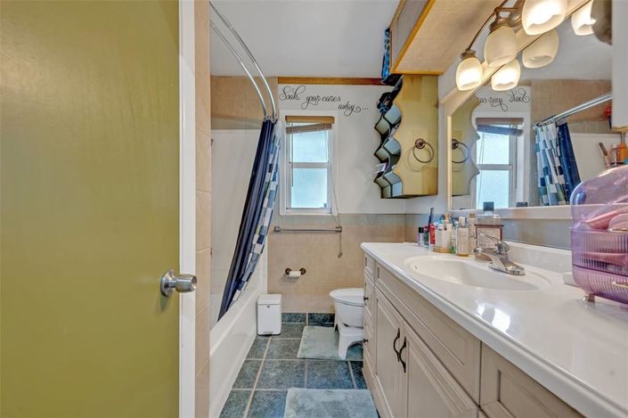 Image No.18-3 Bed Property for sale