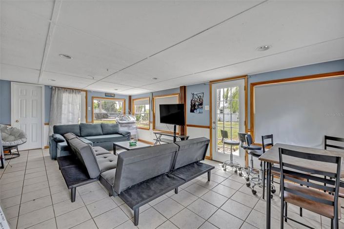 Image No.27-3 Bed Property for sale