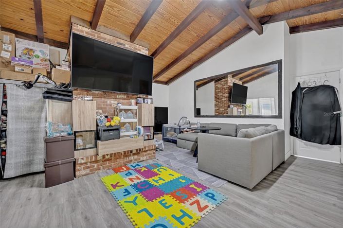 Image No.8-3 Bed Property for sale