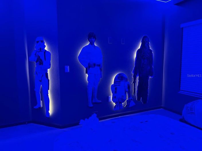 Image No.19-5 Bed Townhouse for sale