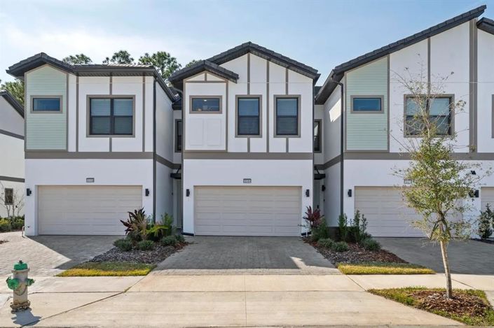 Image No.1-5 Bed Townhouse for sale