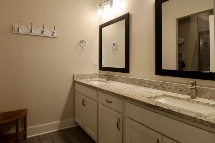 Image No.19-3 Bed Property for sale