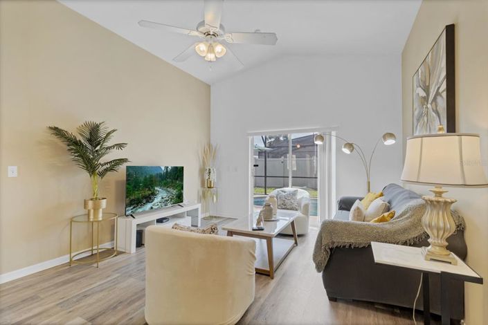 Image No.10-3 Bed Property for sale