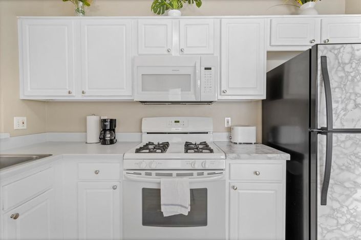 Image No.13-3 Bed Property for sale