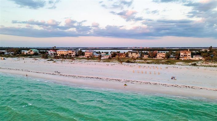 Image No.16-6 Bed Property for sale